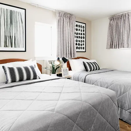 Intown Suites Extended Stay Chicago Il - Oakbrook